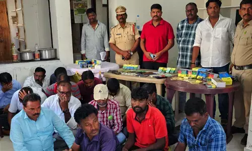 పేకాట స్థావరంపై దాడి