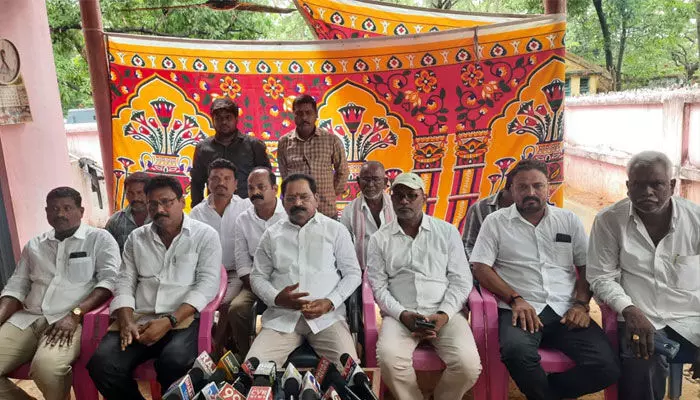 రౌడీ రాజ్యమా... ప్రజారాజ్యమా.. భద్రాది కొత్తగూడెం జిల్లా జడ్పీచైర్మన్ రౌడీ రాజ్యమా... ప్రజారాజ్యమా.. భద్రాది కొత్తగూడెం జిల్లా జడ్పీచైర్మన్