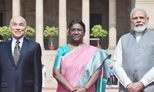 కంబోడియా రాజుకు రాష్ట్రపతి ముర్ము ఘన స్వాగతం
