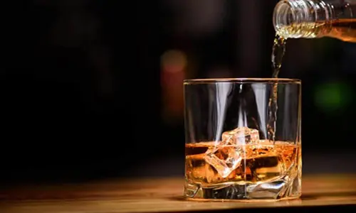 మద్యం ప్రియులకు తెలంగాణ సర్కారు బిగ్ షాక్!
