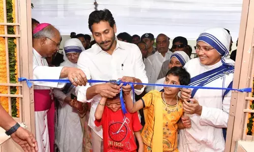నిర్మల్‌ హృదయ్‌ భవన్‌⁬ను సందర్శించిన సీఎం జగన్