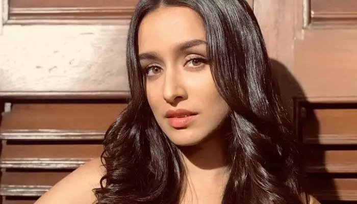 Shraddha Kapoor క్యారెక్టర్‌పై డైరెక్టర్ ఇంట్రెస్టింగ్ కామెంట్స్.. వద్దన్నా ఫోన్ చేస్తుందట