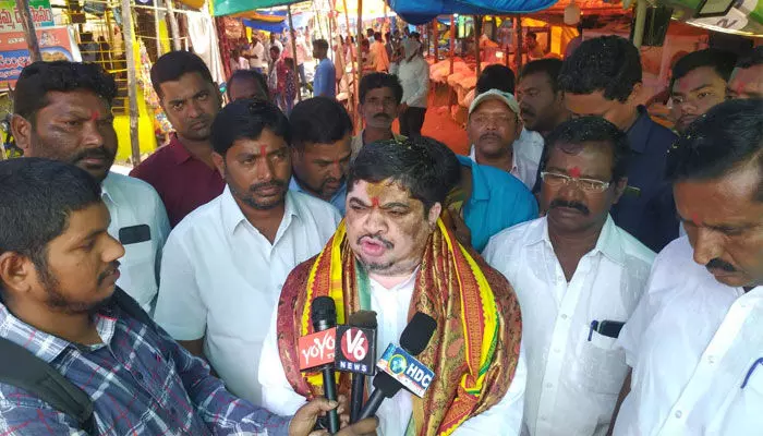 కరీంనగర్ అభివృద్ధిపై బహిరంగ చర్చకు రావాలి : మాజీ ఎంపీ పొన్నం ప్రభాకర్ సవాల్ కరీంనగర్ అభివృద్ధిపై బహిరంగ చర్చకు రావాలి : మాజీ ఎంపీ పొన్నం ప్రభాకర్ సవాల్