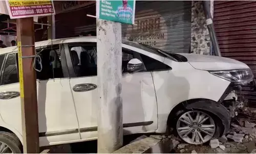 హైదరాబాద్‌లో కారు బీభత్సం..మైనర్ల ర్యాష్ డ్రైవింగ్