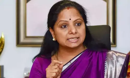 కాంగ్రెస్ నేతలు టూరిస్టులు.. ఎమ్మెల్సీ కవిత ధ్వజం