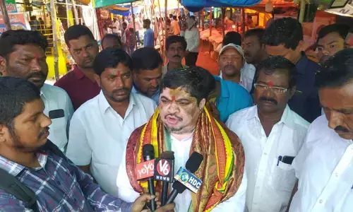 కరీంనగర్ అభివృద్ధిపై బహిరంగ చర్చకు రావాలి : మాజీ ఎంపీ పొన్నం ప్రభాకర్ సవాల్