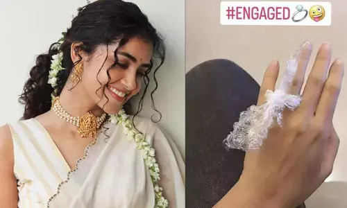 లవర్స్‌కు గుండె పగిలే న్యూస్ చెప్పిన అనుపమ.. ఎంగేజ్ మెంట్ రింగ్ ఫొటో పోస్ట్..