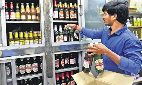 కేవలం 30 రోజుల్లో 7.44 కోట్ల బీర్లు తాగేసిన తెలంగాణ ప్రజలు