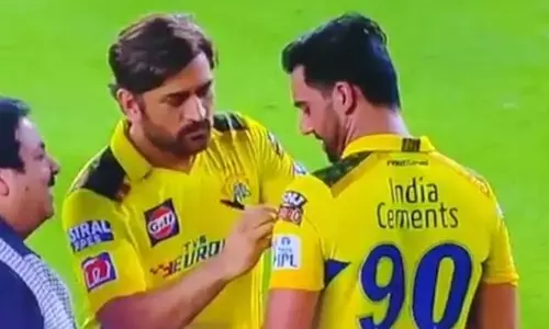 దీప‌క్ చాహ‌ర్‌కు ఆటోగ్రాఫ్ ఇవ్వడానికి నిరాక‌రించిన ధోనీ.. వీడియో వైర‌ల్‌