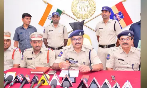 కోరుట్లలో రివాల్వర్ కలకలం..