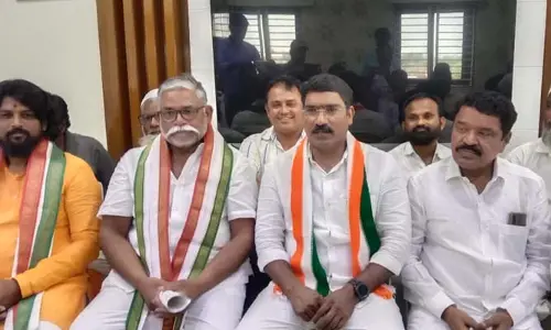 ఏ నైతిక హక్కుతో రాష్ట్ర అవతరణ దశాబ్ది వేడుకలు నిర్వహిస్తారు: మాజీ ఎమ్మెల్యే సంపత్ కుమార్
