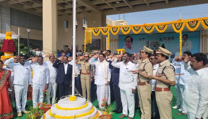 సామాజిక న్యాయం ప్రాతిపదికగా పురోగమిస్తున్నాం.. మంత్రి సింగిరెడ్డి నిరంజన్ రెడ్డి సామాజిక న్యాయం ప్రాతిపదికగా పురోగమిస్తున్నాం.. మంత్రి సింగిరెడ్డి నిరంజన్ రెడ్డి