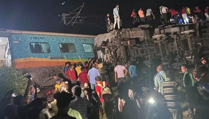 Coromandel express accident :బ్రేకింగ్: కోరమండల్ రైల్వే ప్రమాదంలో 50 మంది మృతి..