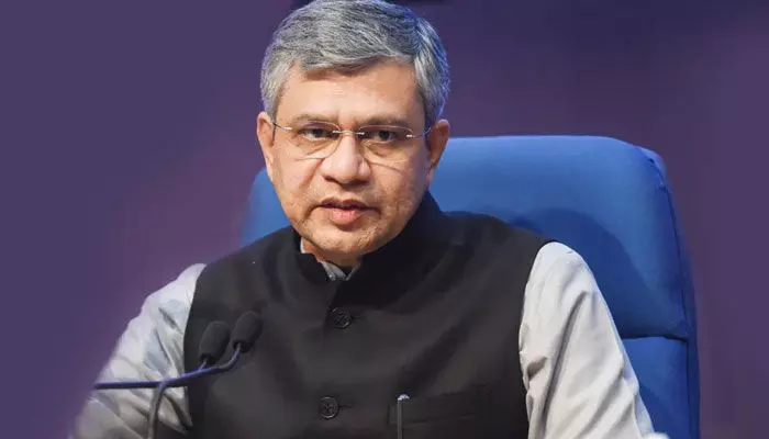 Odisha train accident: కారణాలు ఇప్పుడే చెప్పలేం, ప్రమాదంపై రైల్వే మంత్రి అశ్వినీ వైష్ణవ్ కీలక వ్యాఖ్యలు.. Odisha train accident: కారణాలు ఇప్పుడే చెప్పలేం, ప్రమాదంపై రైల్వే మంత్రి అశ్వినీ వైష్ణవ్ కీలక వ్యాఖ్యలు..