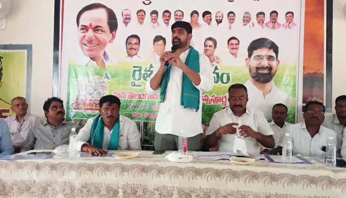 కాళేశ్వరం నీళ్లతో రైతులు సుభిక్షంగా ఉన్నారు : ఎమ్మెల్సీ పాడి కౌశిక్ రెడ్డి కాళేశ్వరం నీళ్లతో రైతులు సుభిక్షంగా ఉన్నారు : ఎమ్మెల్సీ పాడి కౌశిక్ రెడ్డి