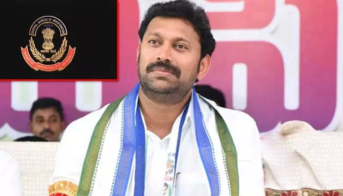 Viveka Case: ఆ రోజు ఎవరితో మాట్లాడావ్.. అవినాశ్‌పై ప్రశ్నల వర్షం