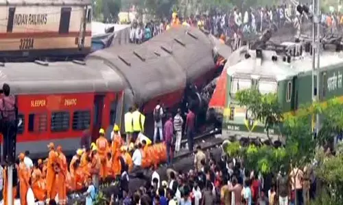 రైలు ప్రమాదంలో హృదయ విదారక దృశ్యాలు