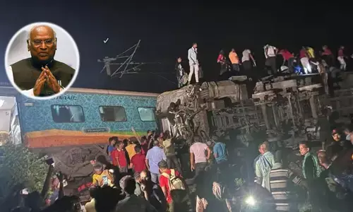 Coromandel express accident : కోరమాండల్ రైలు ప్రమాదం.. కాంగ్రెస్ నేతలకు ఖర్గే కీలక సందేశం