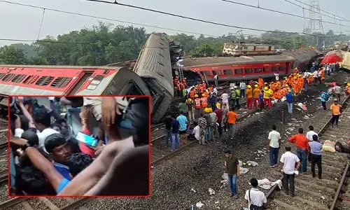 Coromandel express accident: రిజర్వేషన్ కోచ్‌లో కిక్కిరిసిన ప్రయాణీకులు (వీడియో)