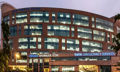 ఉద్యోగులకు స్వీట్ వార్నింగ్ ఇచ్చిన TCS
