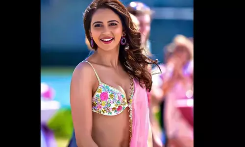 Rakul Preet Singh : ‘బ్రో’ మూవీ టీమ్‌కు హ్యాండ్ ఇచ్చిన రకుల్..