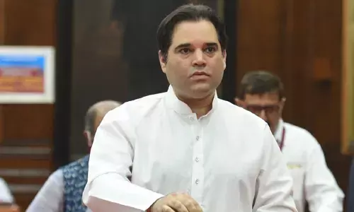 జీతాల నుంచి కొంత అమౌంట్ ను వారికి ఇవ్వండి.. ఎంపీలకు వరుణ్ గాంధీ రిక్వెస్ట్
