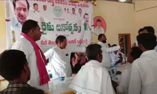 రైతు వేదికలో రుణమాఫీ లొల్లి..!