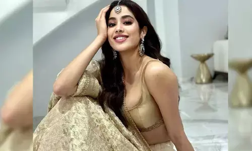 బూబ్స్ సైజ్ పెంచుకోవడం కోసం అర్ధరాత్రి ఒంటరిగా అలా చేస్తున్న జాన్వీ