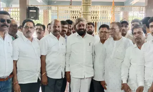 కేతకిలో కర్ణాటక మంత్రి ప్రత్యేక పూజలు