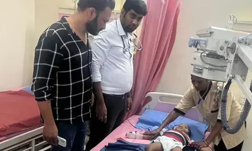 ఇంటి బాల్కానీ కూలి ఇద్దరి చిన్నారులకు గాయాలు..