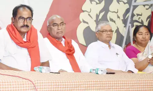 రైల్వే శాఖ నిర్లక్ష్యం వల్లే ప్రమాదం: CPM