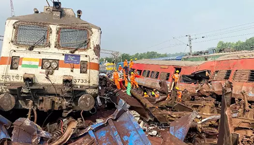 Coromandel Express: కోరమండల్ రైలు ప్రమాదంలో 12 మంది ఏపీ ప్రయాణికుల ఆచూకీ తెలియాల్సి ఉంది