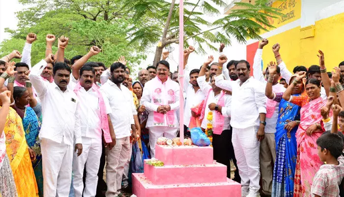 దశాబ్ది ఉత్సవాలు తెలంగాణ సాధించిన విజయాలకు తార్కాణాలు.. మంత్రి నిరంజన్ రెడ్డి దశాబ్ది ఉత్సవాలు తెలంగాణ సాధించిన విజయాలకు తార్కాణాలు.. మంత్రి నిరంజన్ రెడ్డి