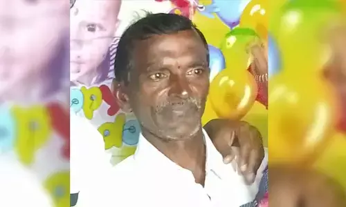 చెట్టుపై నుంచి జారిపడి ఒకరి మృతి