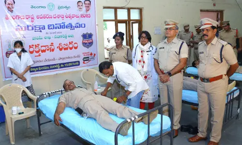 రక్తదానం చేసి ప్రాణదాతలుగా నిలవండి : జిల్లా ఎస్పీ రమణ కుమార్