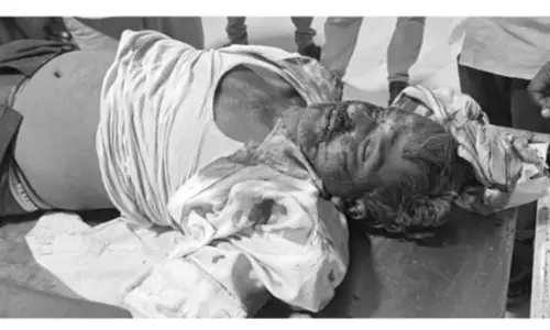 చెట్టును ఢీకొట్టిన బైక్.. వ్యక్తి దుర్మరణం