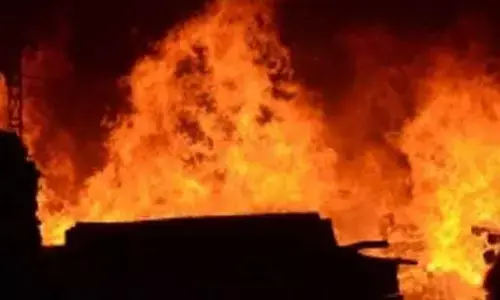 Visakha: దొండపర్తిలో అగ్నిప్రమాదం.. తప్పిన ప్రమాదం