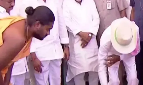 కోకాపేటలో భారత్ భవన్‌కు సీఎం కేసీఆర్ శంకుస్థాపన