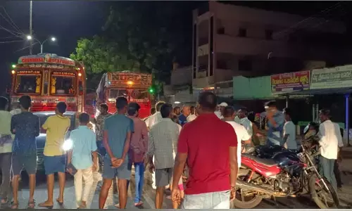మూడు రోజులుగా చీకట్లో మగ్గుతున్న సంతబజార్..