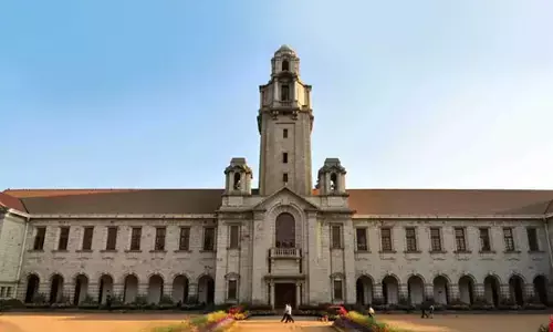 దేశంలో టాప్ 10 యూనివర్సిటీలు ఇవే