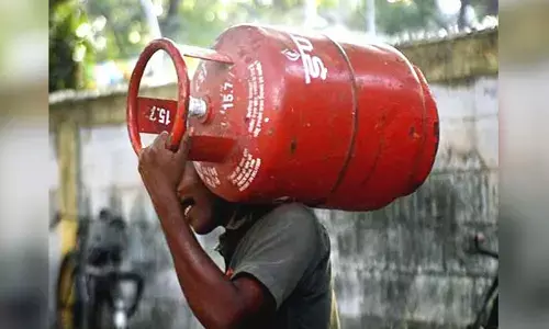 శుభవార్త చెప్పిన సీఎం.. రూ. 500కే గ్యాస్ సిలిండర్