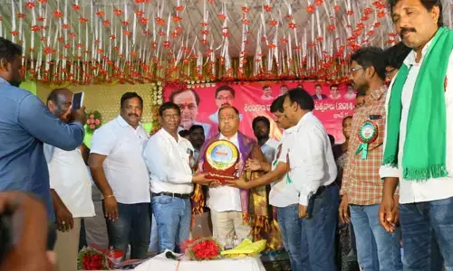 పర్యావరణం కోసం ప్రతిఒక్కరూ మొక్కలు పెంచాలి : ఎమ్మెల్యే