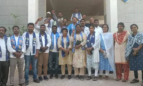 నాంపల్లి పోలీస్ స్టేషన్లో నిరసన తెలియజేసిన బీఎస్పీ నాయకులు..