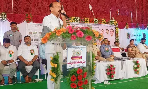 తెలంగాణ వస్తే  చీకటే అన్నోళ్లు.. చీకట్లో కలిసిపోయారు : టీ.ఎస్.హెచ్.డీ.సీ చైర్మన్ చింత ప్రభాకర్