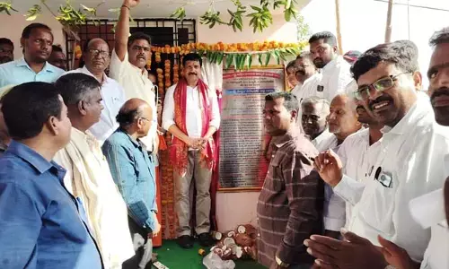 అభివృద్ధి పనులను ప్రారంభించిన ఎమ్మెల్యే పట్నం..