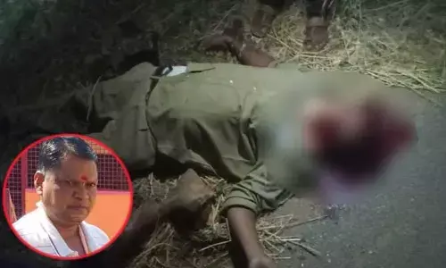 విషాదం.. రోడ్డు ప్రమాదంలో ఆర్‌టీసి ఉద్యోగి మృతి