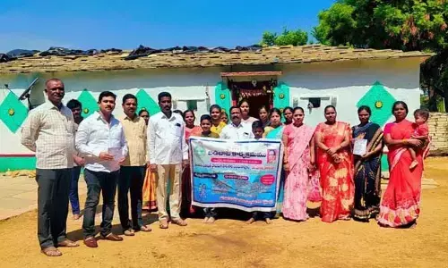 బడిబాట కార్యక్రమంలో ఉపాధ్యాయులు