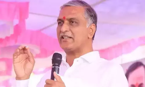 ఆ ఉద్యోగులకు వేతనంతో కూడిన సెలవులు: మంత్రి హరీష్ రావు