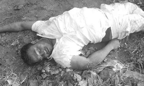 ఎదురెదురుగా వాహనాలు ఢీ.. ఒకరు మృతి, నలుగురికి గాయాలు