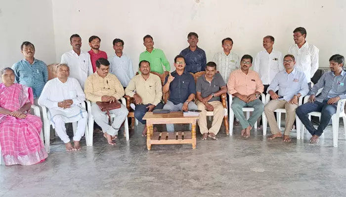 ఎంపీ సోయం బాపూరావు వ్యాఖ్యలను ఖండించిన పాస్టర్లు ఎంపీ సోయం బాపూరావు వ్యాఖ్యలను ఖండించిన పాస్టర్లు